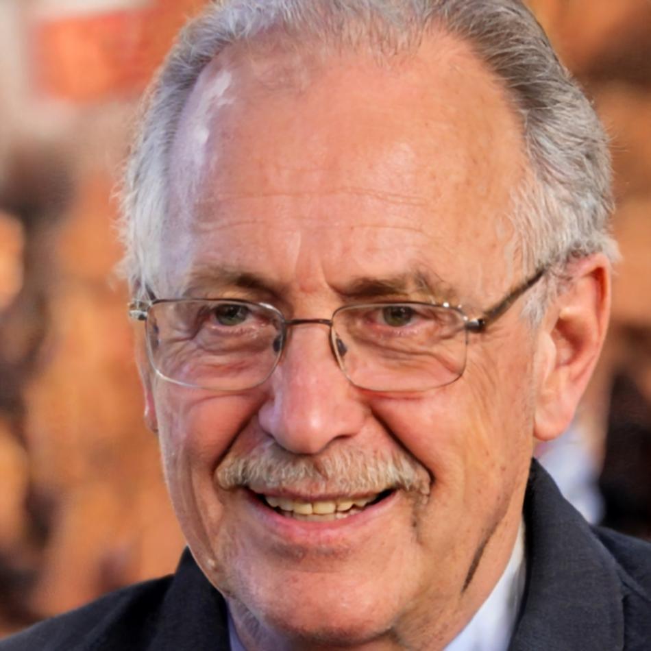 Thorsten Lindemann, Senior Analyst bei nuvetralosar, arbeitet an komplexen Finanzmodellen